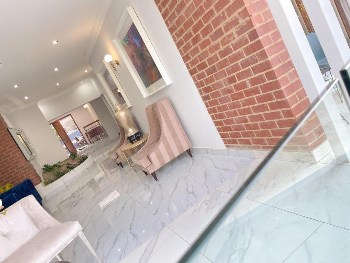 Amoris Guest House-Randburg 요하네스버그 외부 사진