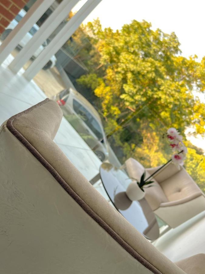 Amoris Guest House-Randburg 요하네스버그 외부 사진
