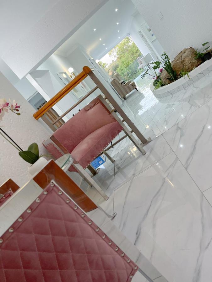 Amoris Guest House-Randburg 요하네스버그 외부 사진