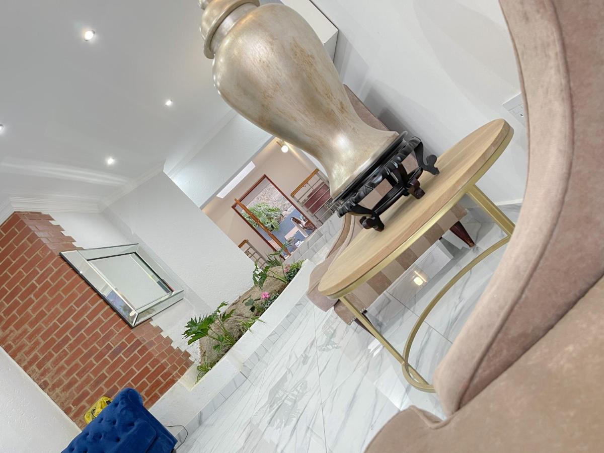 Amoris Guest House-Randburg 요하네스버그 외부 사진