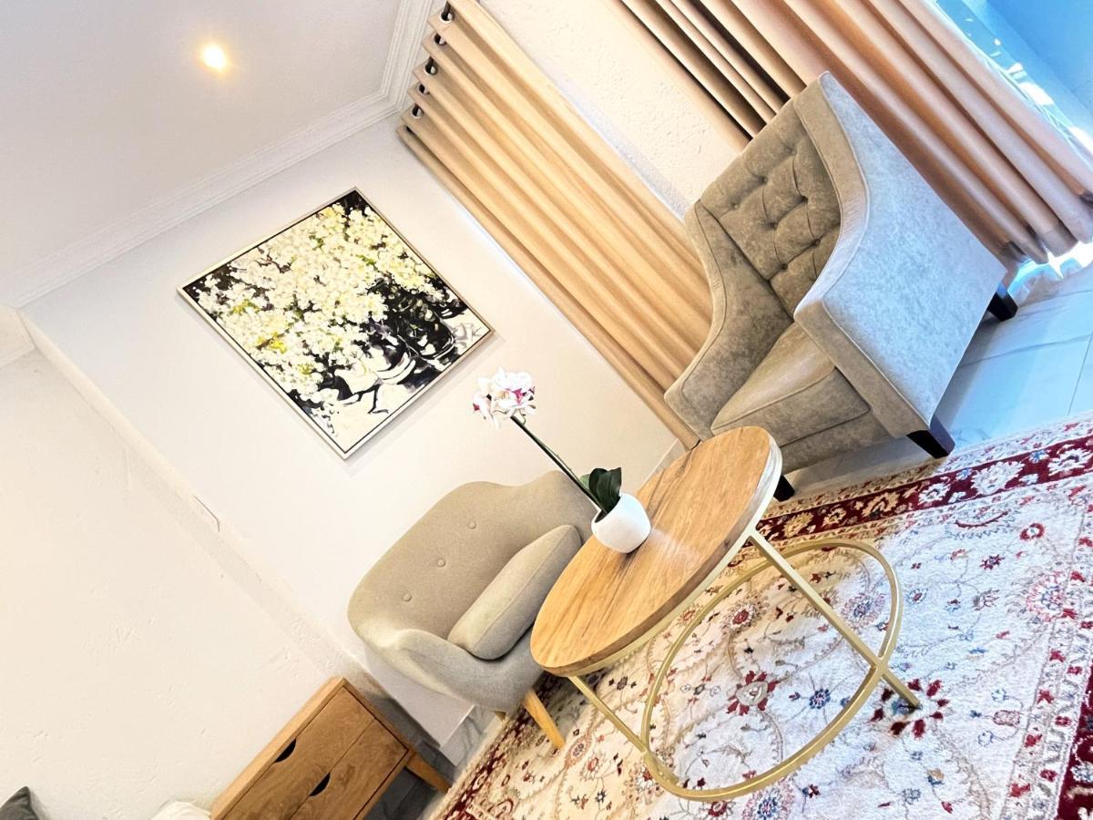 Amoris Guest House-Randburg 요하네스버그 외부 사진